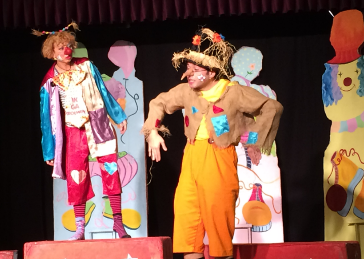 Küçük Prens Yıldızlarda Bir Çiçeği Sevmek....