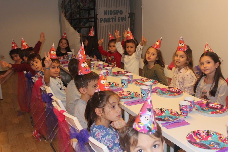 Kidspo Parti Evi